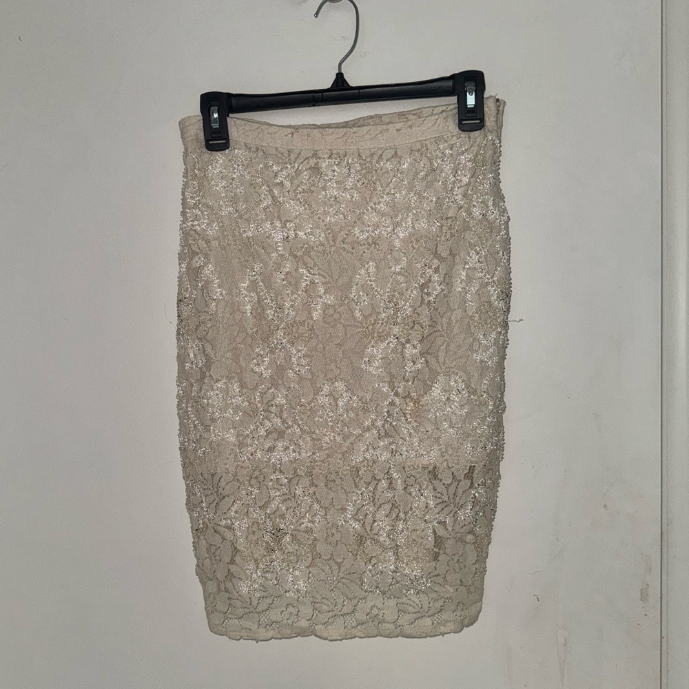 ENDLESS ROSE Lace Skirt in Cream